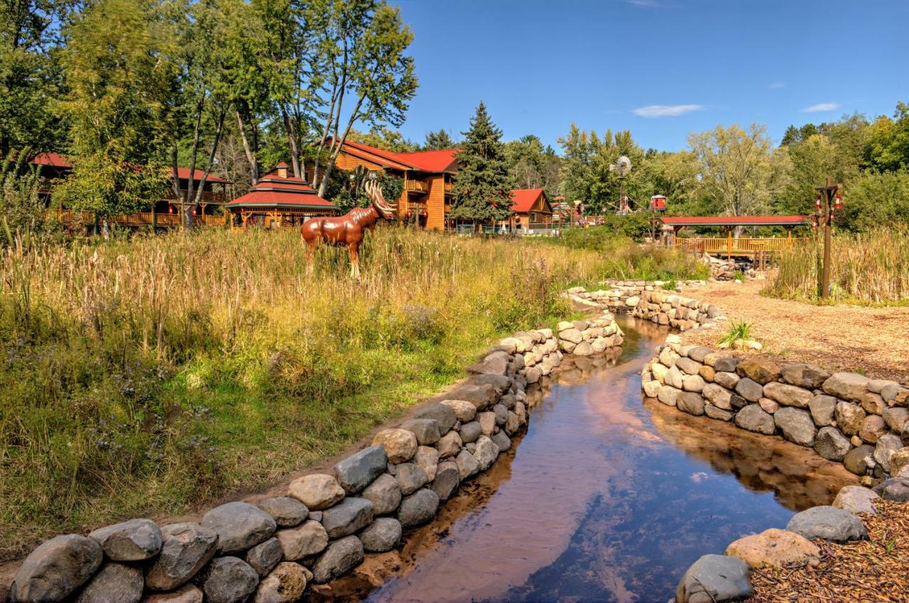 Log Cabins At Meadowbrook Resort Wisconsin Dells Exterior photo