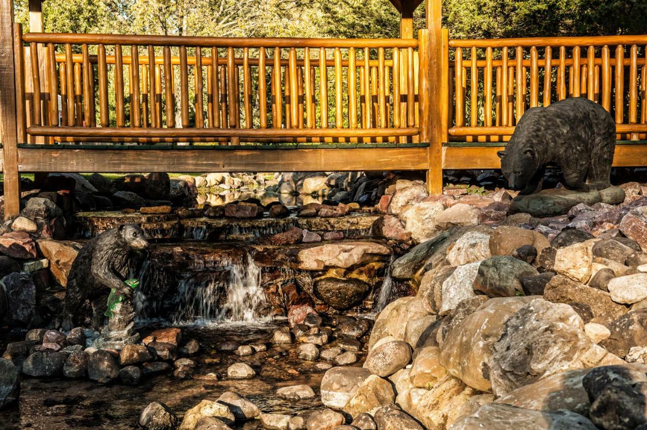 Log Cabins At Meadowbrook Resort Wisconsin Dells Exterior photo