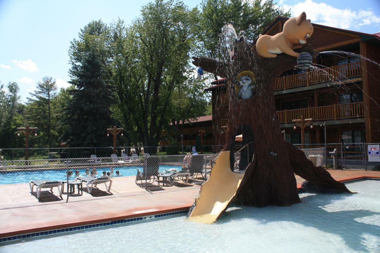 Log Cabins At Meadowbrook Resort Wisconsin Dells Exterior photo