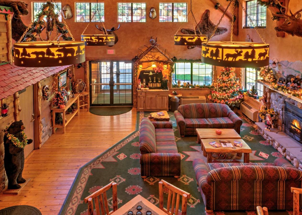 Log Cabins At Meadowbrook Resort Wisconsin Dells Exterior photo